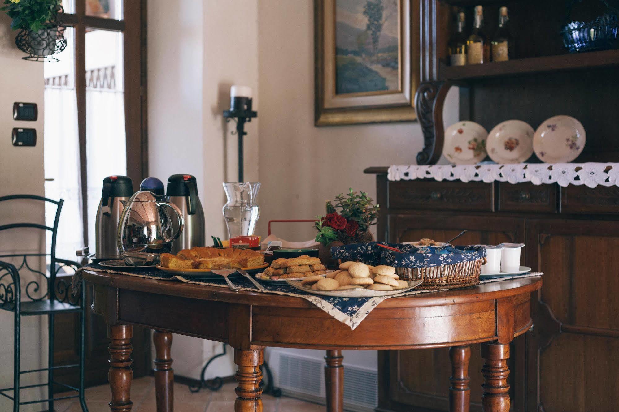 I Grilli Bed & Breakfast Castagnole delle Lanze Exterior foto