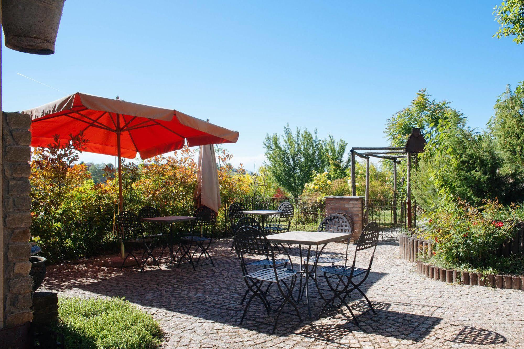I Grilli Bed & Breakfast Castagnole delle Lanze Exterior foto